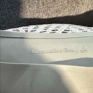 Abercrombie & Fitch Light Gray Scoop Neck Top.